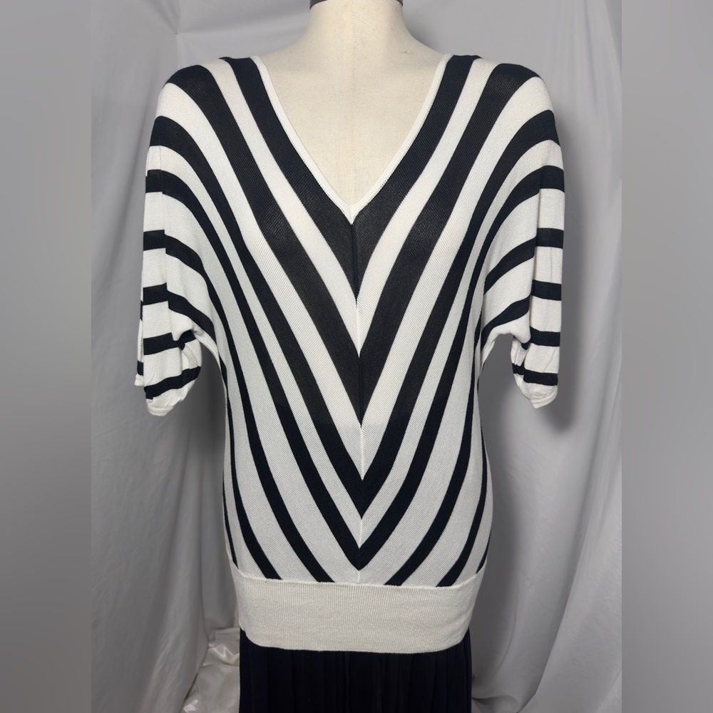 White House Black Market XS Black White Striped V Neck Sweater Rayon Stretch